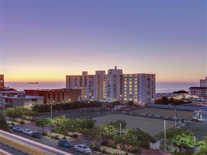 4 Bed Apartment in Three Anchor Bay