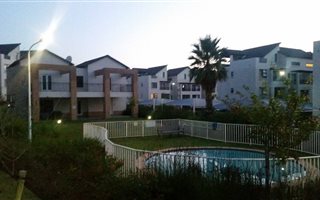 2 Bedroom Apartment in Dainfern Valley