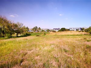 1260 m² Land available in Waterfall Country Estate