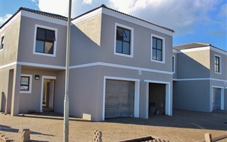 3 Bedroom Townhouse in Parklands North