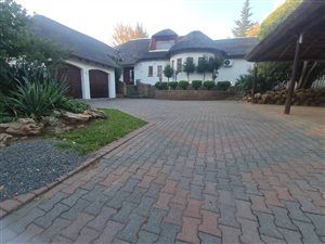 4 Bed House in Queenstown Central