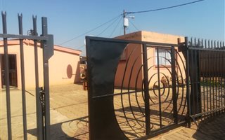 2 Bedroom House in Nellmapius