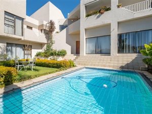 4 Bed Cluster in Constantia Kloof