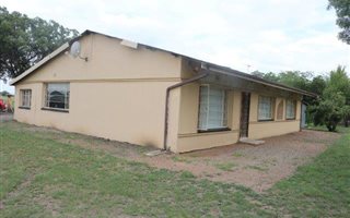 2.1 ha Farm with House in Nanescol