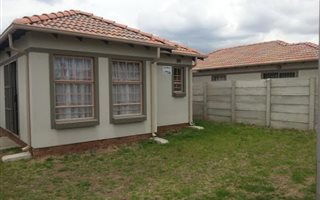 2 Bedroom House in Andeon AH