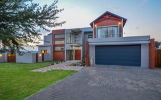 4 Bedroom House in The Hills