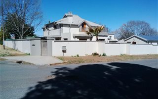 380 m² Office Space in Parys