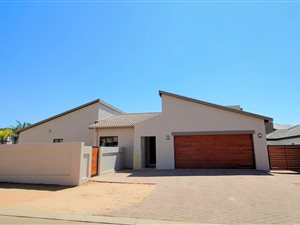 4 Bedroom House in Silver Lakes