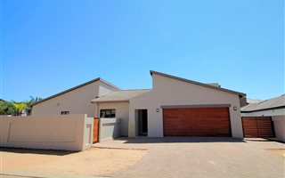 4 Bedroom House in Hazeldean (Silverlakes Surroundings)