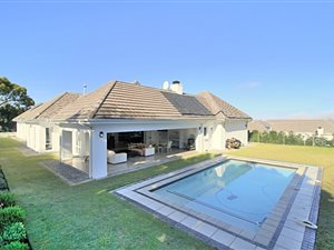 3 Bed House in Helena Heights