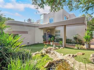 5 Bed House in Dainfern Golf Estate