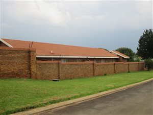 2 Bed Cluster in Rensburg