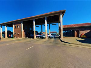 Industrial space in Willow Park Manor