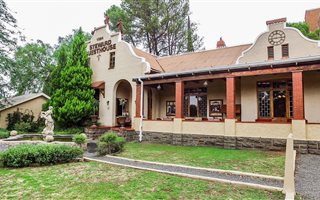 18 Bedroom House in Westdene