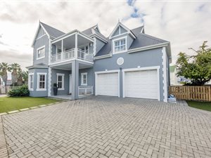 3 Bed House in Greenways Golf Estate