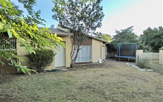 3 Bedroom Simplex in Farrarmere
