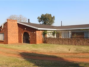 2.2 ha Land available in Fairleads