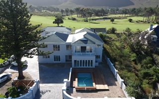 7 Bedroom House in Kwaaiwater