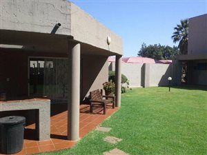 2 Bed Apartment in Vaalpark