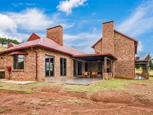 4 Bed House in Dullstroom