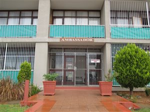 2 Bed Apartment in Uitenhage Central