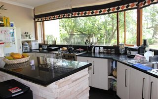 5 Bedroom House in Trafalgar