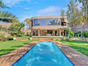 4 Bed House in River Club