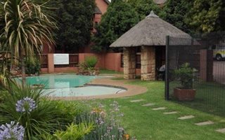 1 Bedroom Townhouse in Sunninghill