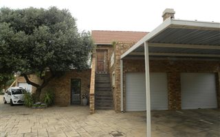 2 Bedroom Townhouse in Rietvalleirand