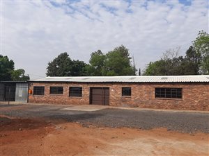 210 m² Industrial space in Highbury