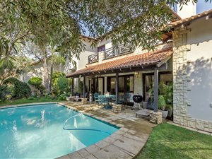 5 Bed House in Dainfern Golf Estate