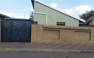 3 Bedroom House in Pimville