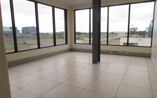 8077 m² Industrial space in Alton