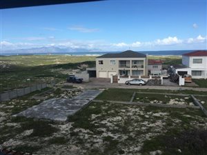 2 Bed House in Pelican Heights