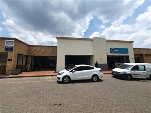 345 m² Retail Space in Die Hoewes