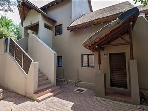 2 Bed Apartment in Fourways