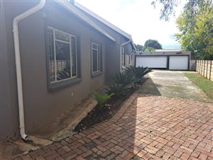 4 Bed House in Bergsig