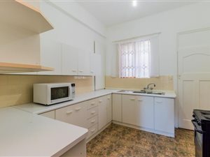 3 Bed Apartment in Rosebank
