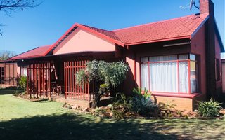 3 Bedroom House in Elspark