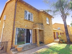 3 Bed Townhouse in Honeydew Ridge