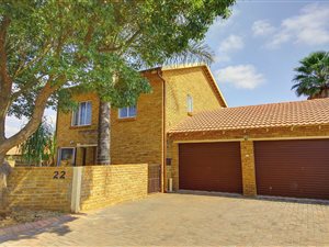 3 Bed Townhouse in Honeydew Ridge
