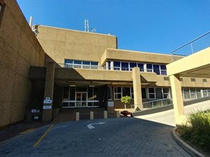 1000 m² Office Space in Sandown