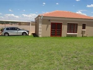 3 Bed House in Blue Hills