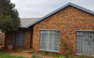 2 Bedroom House in Henley on Klip