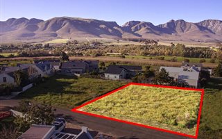 1010 m² Land available in Stanford