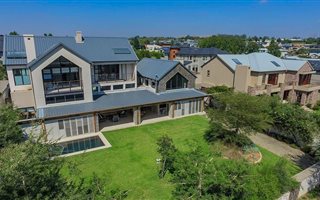 5 Bedroom House in Waterfall Country Estate