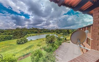 2 Bedroom Apartment in Zwartkop