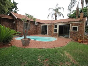 4 Bed House in Ninapark