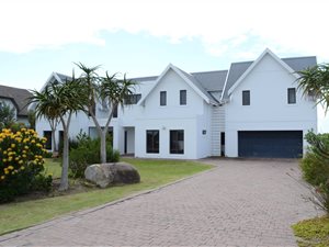 5 Bedroom House in Humansdorp