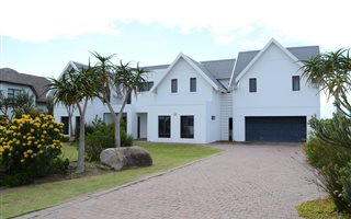 5 Bedroom House in Humansdorp
